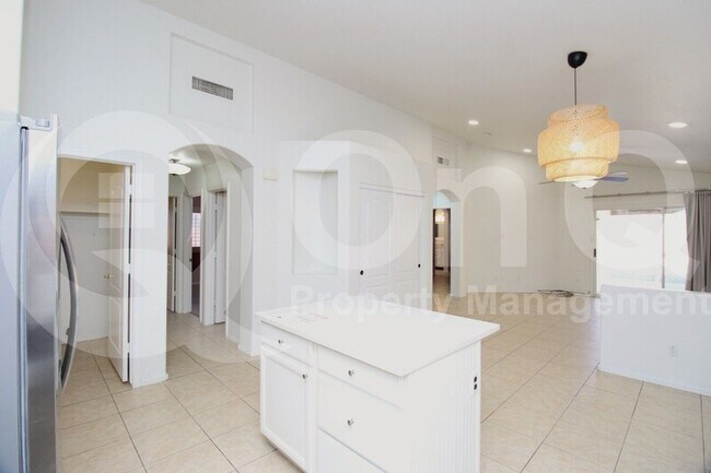 4302 E Wescott Dr Phoenix, AZ 85050 photo 5