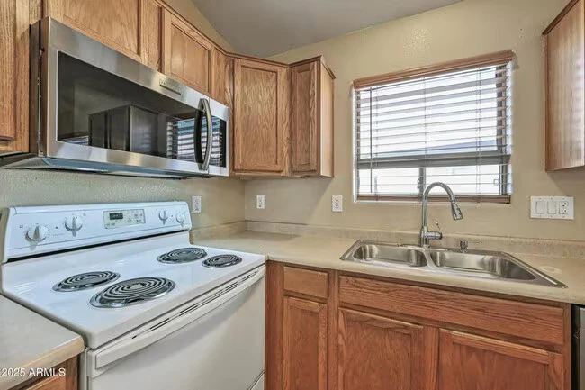10930 W Wilshire Dr Avondale, AZ 85392 photo 4