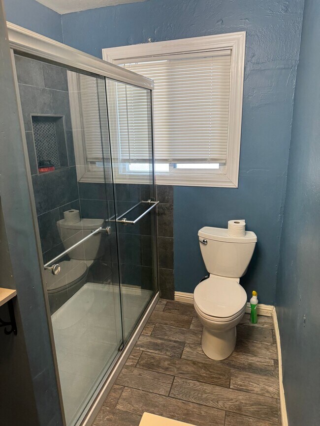 3300 Harrison St Oakland, CA 94611 photo 4