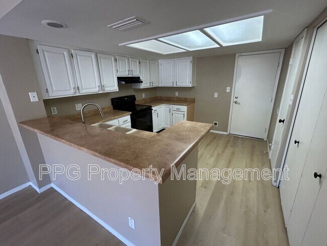 521 E Kristal Way Phoenix, AZ 85024 photo 4