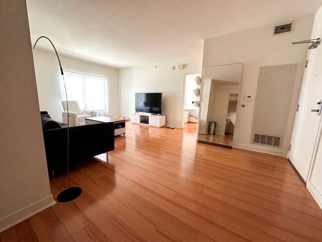 425 W Beech St San Diego, CA 92101 photo 3