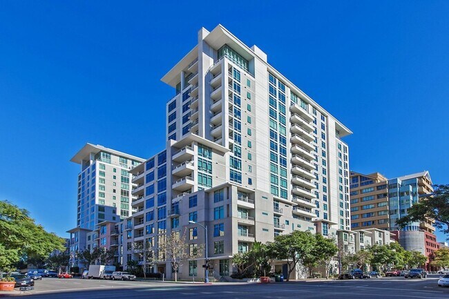 425 W Beech St San Diego, CA 92101 photo 2