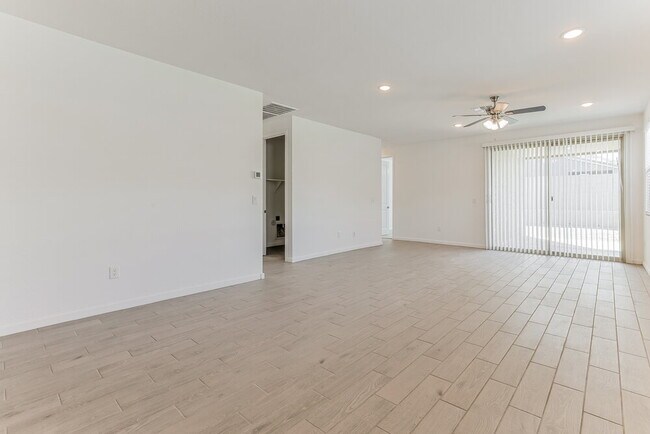 4565 W Hunter Trl San Tan Valley, AZ 85144 photo 4