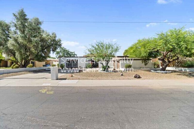 1537 W Frier Dr Phoenix, AZ 85021 photo 4