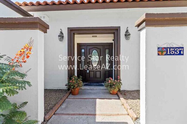 1537 W Frier Dr Phoenix, AZ 85021 photo 2