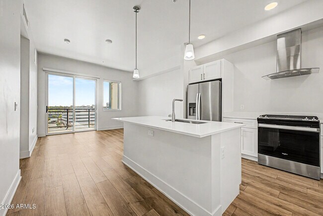3131 N Central Ave Phoenix, AZ 85012 photo 4