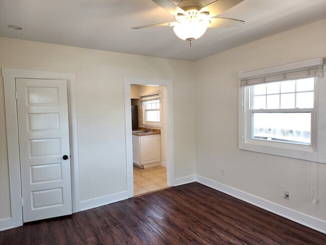 276 C Ave Coronado, CA 92118 photo 3