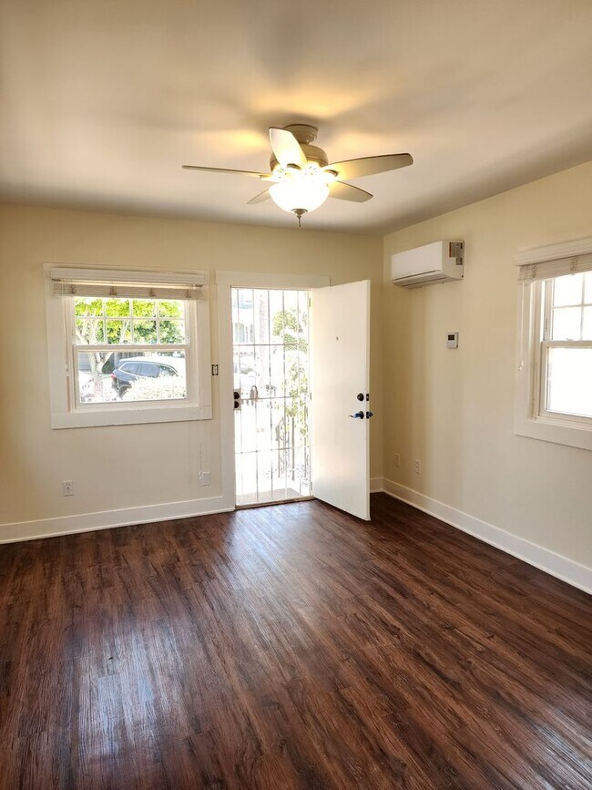 276 C Ave Coronado, CA 92118 photo 2