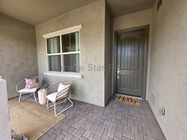 1827 N 140th Ave Goodyear, AZ 85395 photo 2