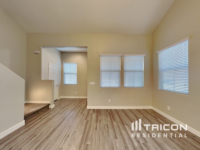 2642 E Danbury Rd Phoenix, AZ 85032 photo 2