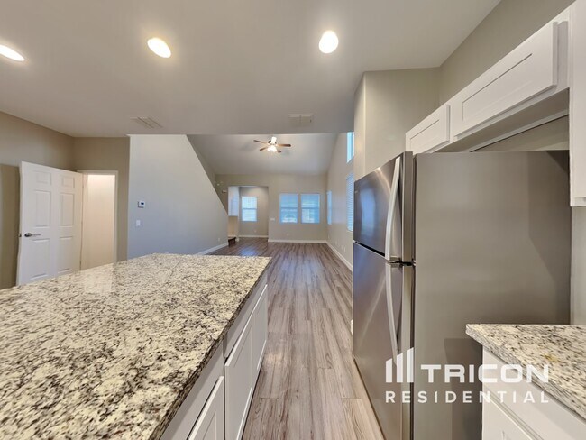 2642 E Danbury Rd Phoenix, AZ 85032 photo 3