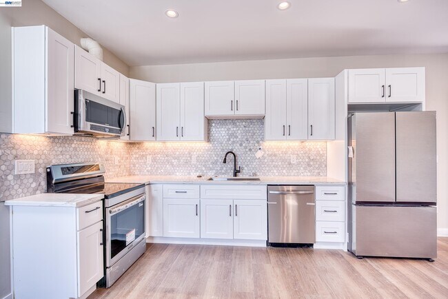 4202 Telegraph Ave Oakland, CA 94609 photo 5