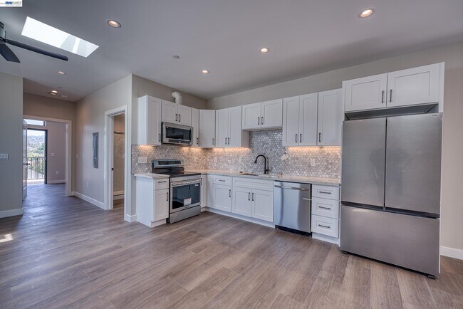 4202 Telegraph Ave Oakland, CA 94609 photo 4