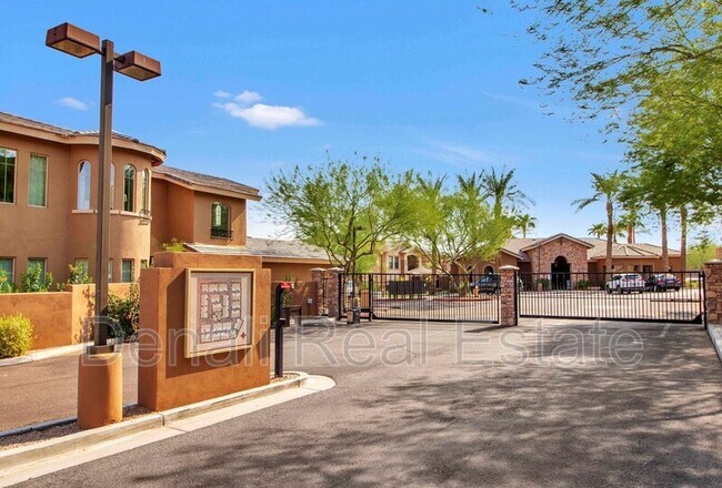 15550 S 5th Ave Phoenix, AZ 85045 photo 2