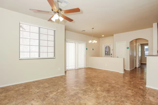 4361 E Selena Dr Phoenix, AZ 85050 photo 4