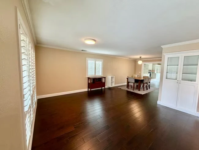 Modern 3 Bedroom 2 Bath ! photo 4