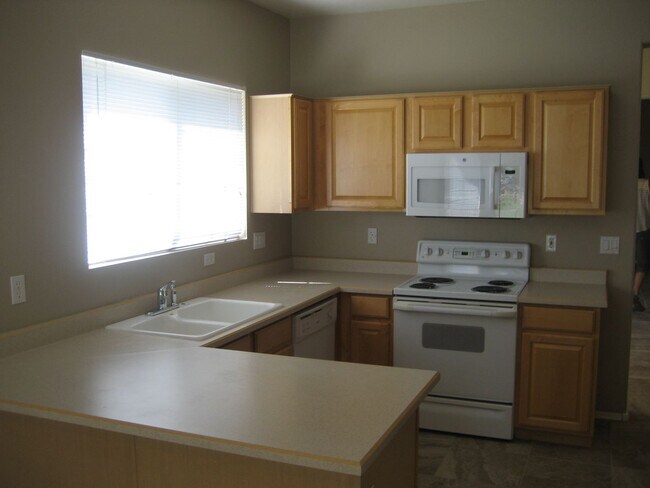 40228 N Patriot Way Anthem, AZ 85086 photo 3