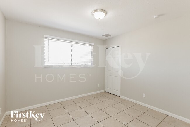 2114 W Sunnyside Dr Phoenix, AZ 85029 photo 4