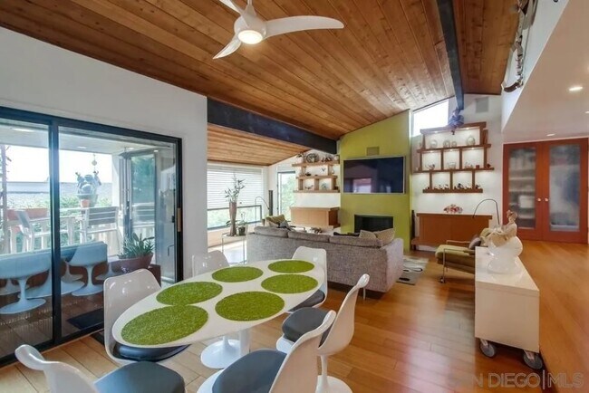 509 S Sierra Ave Solana Beach, CA 92075 photo 5
