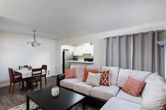 3238 Ashford St San Diego, CA 92111 photo 3