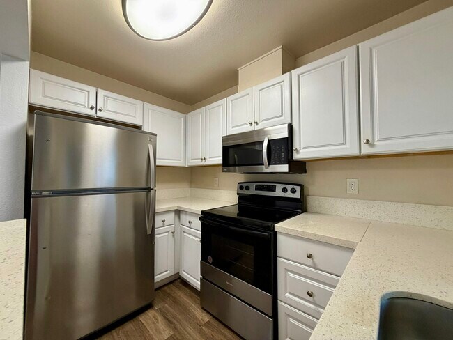 3238 Ashford St San Diego, CA 92111 photo 4