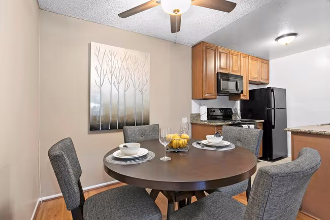 Vista Apartments photo 5