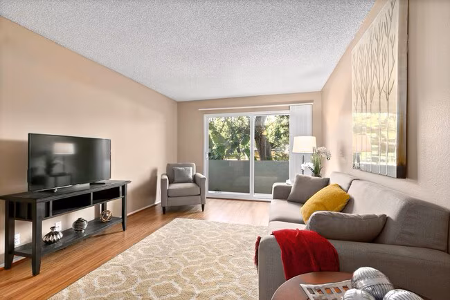 Vista Apartments photo 2