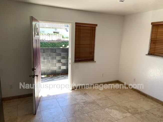 224 Center St Santa Cruz, CA 95060 photo 3