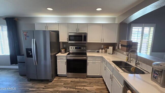 3423 E Crescent Way photo 3
