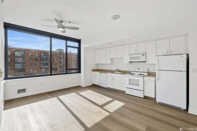 250 King St San Francisco, CA 94107 photo 2