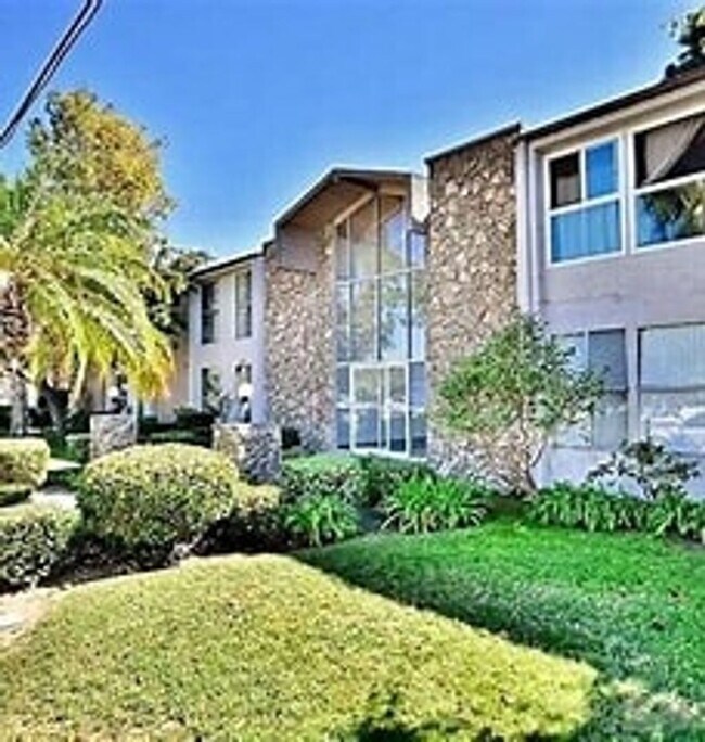 285 Moss St Chula Vista, CA 91911 photo 3