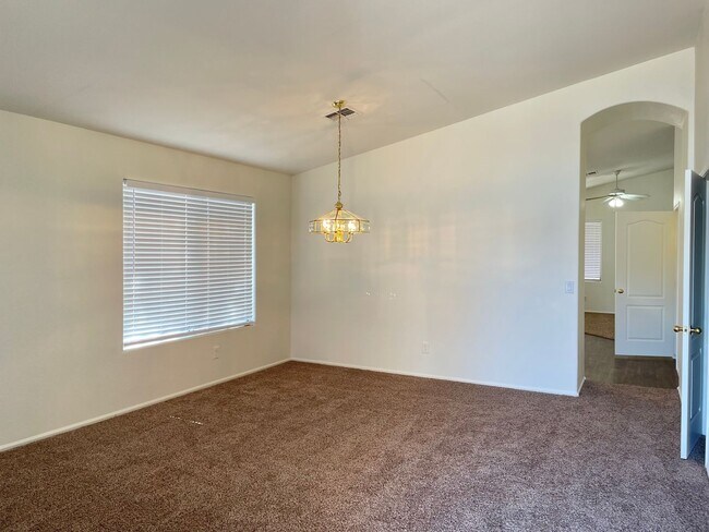 43925 W Carey Dr Maricopa, AZ 85138 photo 4