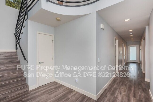 3375 Ullman St San Diego, CA 92106 photo 3