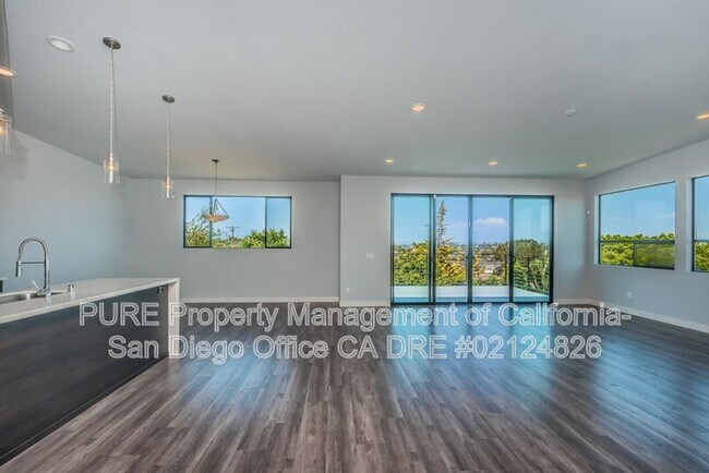 3375 Ullman St San Diego, CA 92106 photo 5
