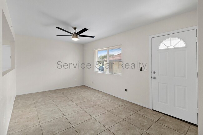 10210 N 7th Ave Phoenix, AZ 85021 photo 4