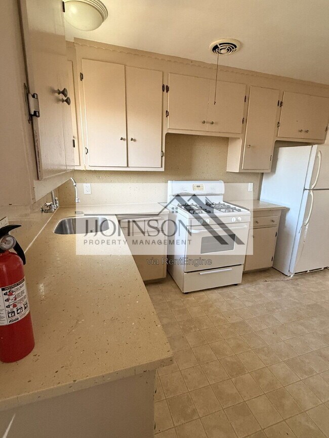 1554 165th Ave photo 5