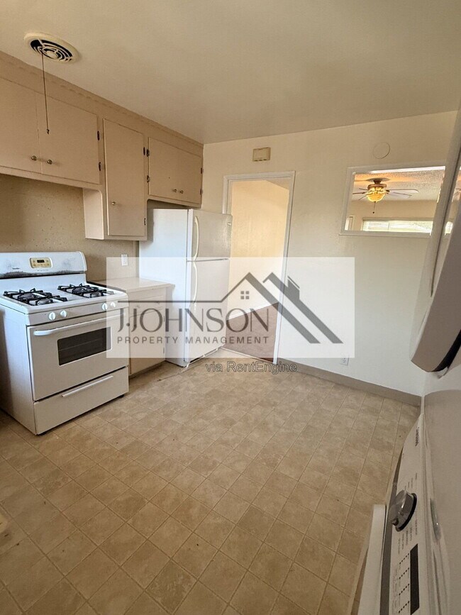 1554 165th Ave photo 4