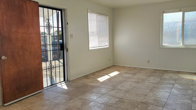 6407 Lanston St San Diego, CA 92111 photo 2