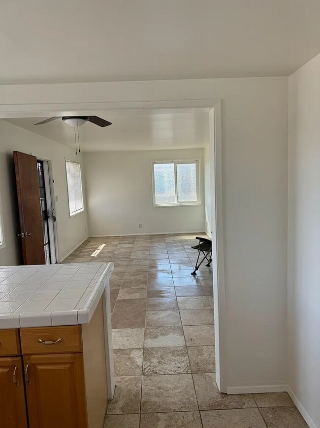 6407 Lanston St San Diego, CA 92111 photo 4