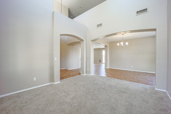2516 W St Kateri Dr Phoenix, AZ 85041 photo 5