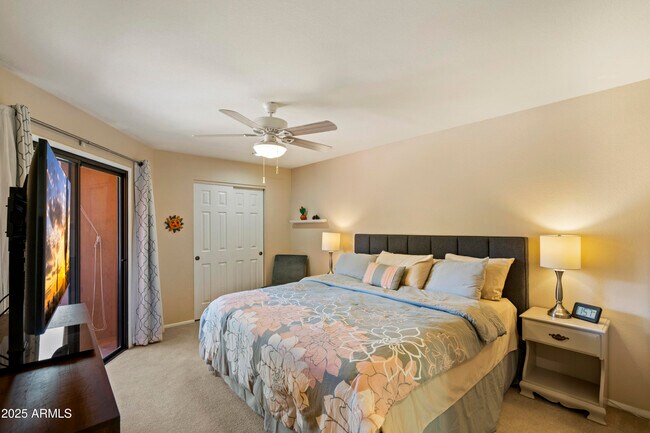 4303 E Cactus Rd Phoenix, AZ 85032 photo 3