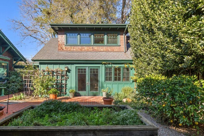 1325 Cowper St Palo Alto, CA 94301 photo 3