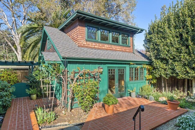 1325 Cowper St Palo Alto, CA 94301 photo 2