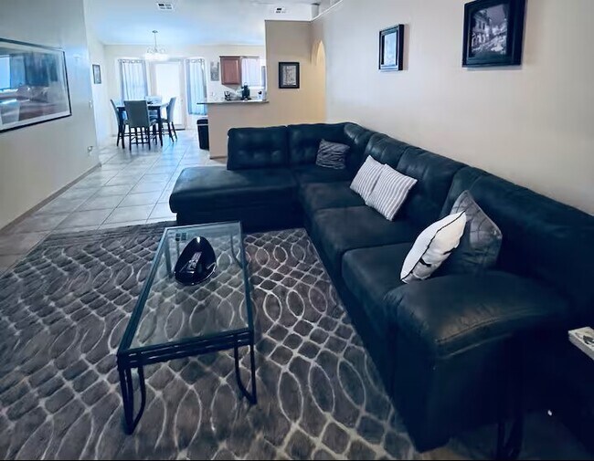 4819 N Limonero Cir Phoenix, AZ 85037 photo 2