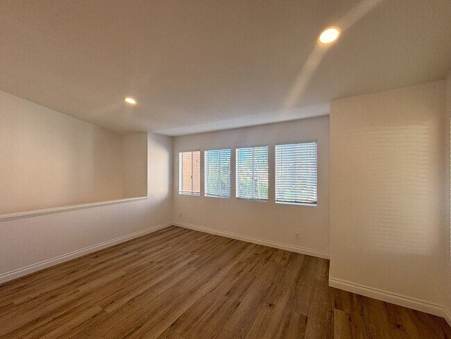 733 Vista Grande Way Oceanside, CA 92057 photo 4
