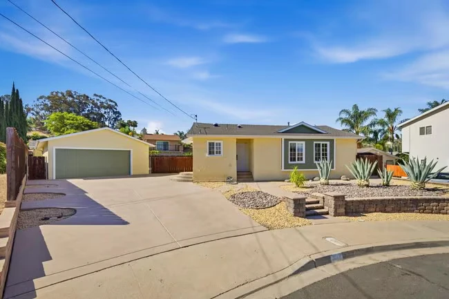 1677 Sandos St El Cajon, CA 92019 photo 2