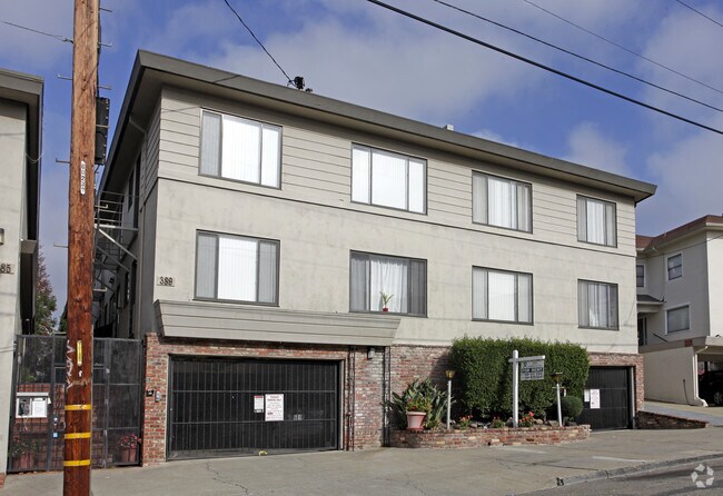 1BR/1BA Apartment on Palm Ave. · Oakland