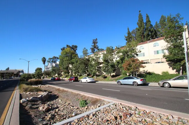 7940 University Ave La Mesa, CA 91942 photo 2