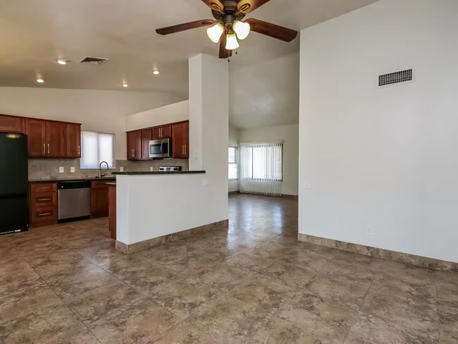 378 S Galaxy Dr Chandler, AZ 85226 photo 5