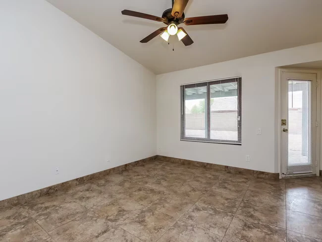 378 S Galaxy Dr Chandler, AZ 85226 photo 4